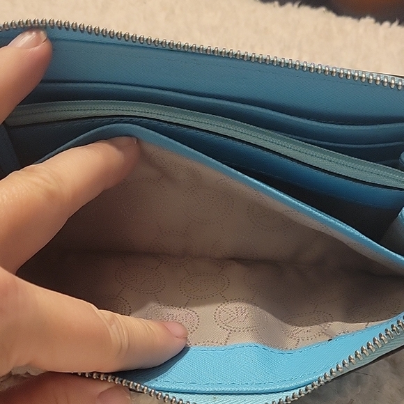 Michael Kors Blue Wallet with Zip Closure and Saffiano Leather - Picture 9 of 11